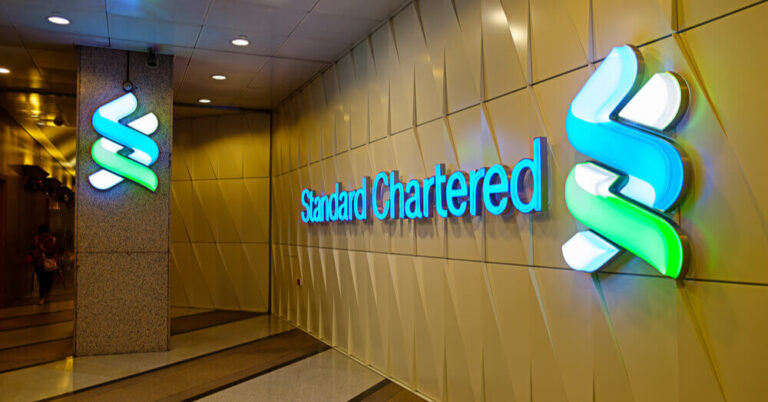 03 Standard Chartered bank hall