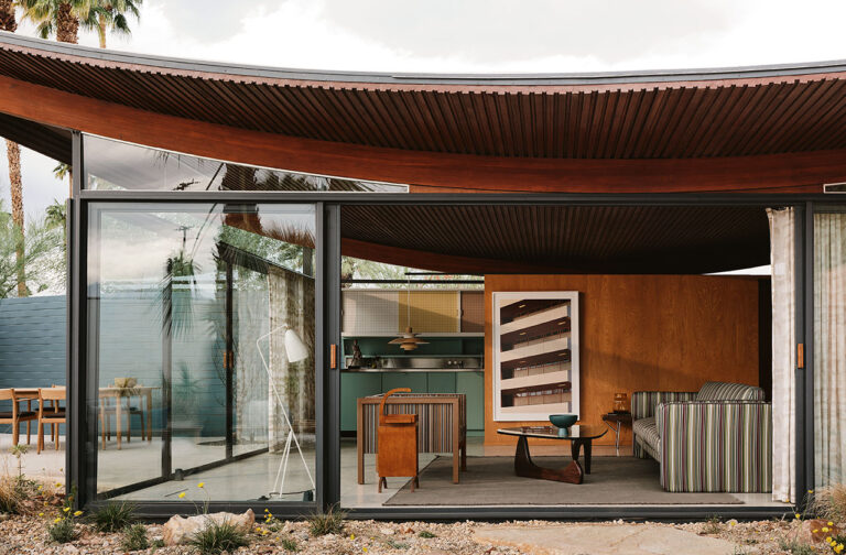 DWR Boutique Experimential Rental Home Wave House 1